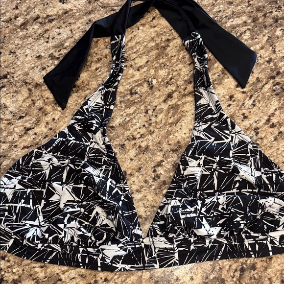 Converse Black and White Abstract Top - Picture 1 of 2